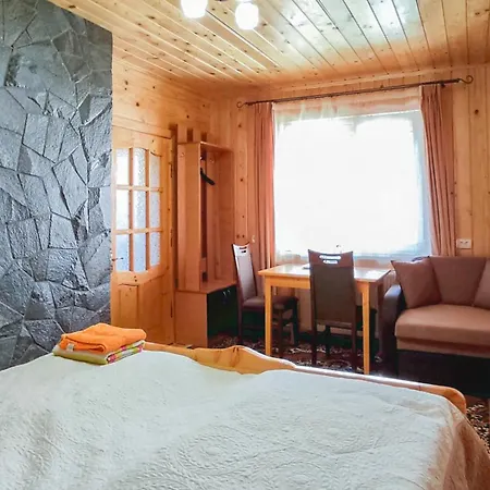 біля лісу Yaremche