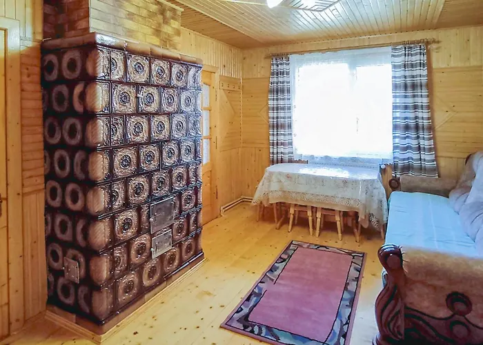 біля лісу *